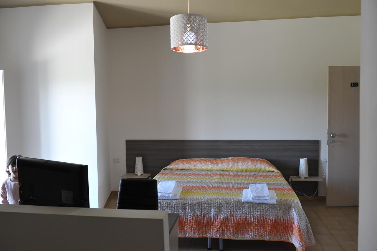 Albergo " Il Gattopardo" Di Esposito Carmela & C Sas Sant'Arcangelo  Bagian luar foto